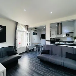 Charmant Deux Pieces Au Calme Mougins