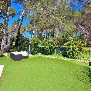 Maisonnette Au Milieu Des Pins Mougins